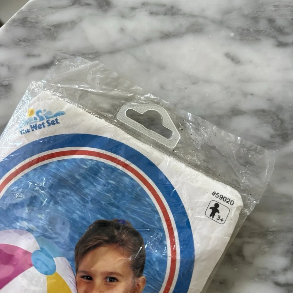 Vintage 1999 Intex The Wet Set Beach Ball 20